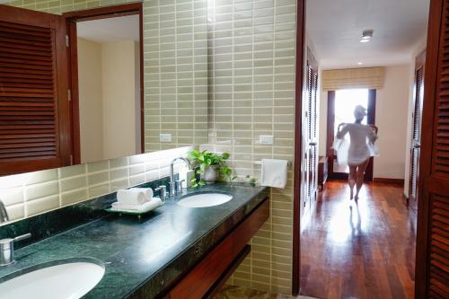 miskawaan_hibiscus-5254_-_copy